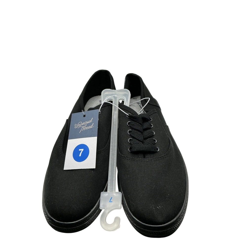 Universal Thread Womens Black Canvas Sneakers Lace Up Low Top Shoes Size 7 NEW